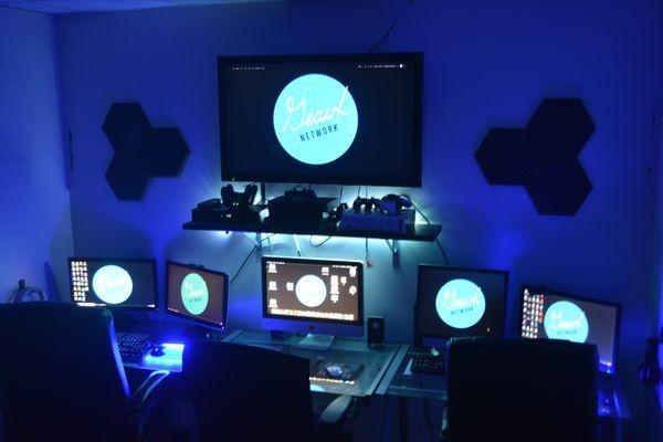 computer room for audio, video or photo editing work