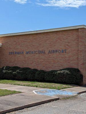 Sherman Municipal Airport (SWI)