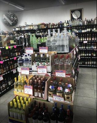 Large wine, beer and liquor selection