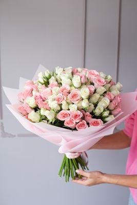 Your perfect flowers for anniversary, birthday or just because. Find the perfect bouquet for any occasion - Explore the catalog!