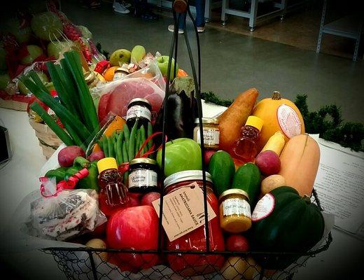 Mixed veggie and fruit basket