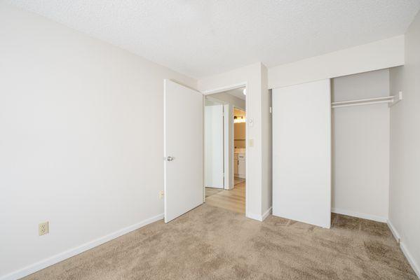 2 Bed / 1 Bath - 837 sq ft