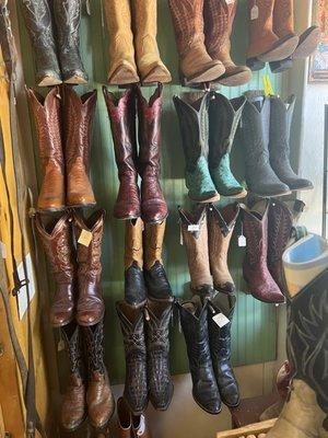 A wall of cowboy boots!