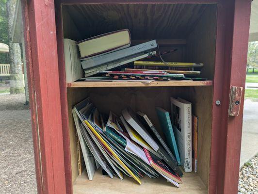 Potter's Bridge Little Free Library, Noblesville