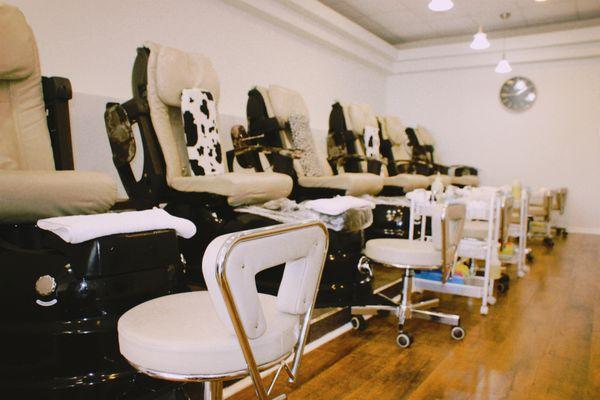 TAKE A LOOK We take pride in insuring the cleanliness and safety at T&T Nails! So that you can enjoy your time as you relax!