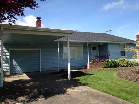 3 Bedroom, 1 bath, all new appliances in South Eugene school district. Quite, near bus line, stores, U of O, Down Town.