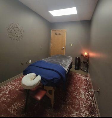 Massage table