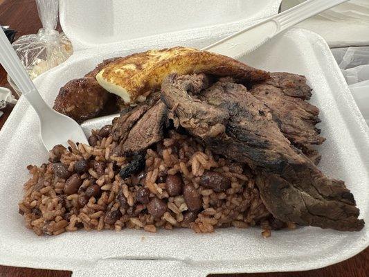 carne asada, pico de gallo, queso frito, maduros