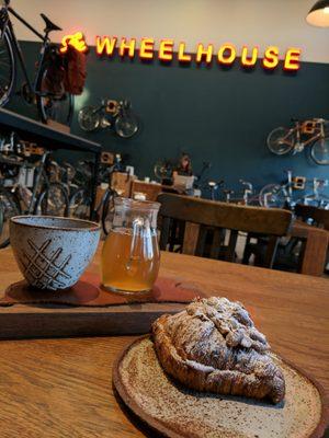 This croissant is crispy & flaky outside, moist inside. I got the herbal tea that has ginger and flower hints. Perfect pair with the pastry!