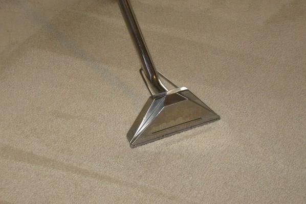 Carpet wand for light to medium soiling.