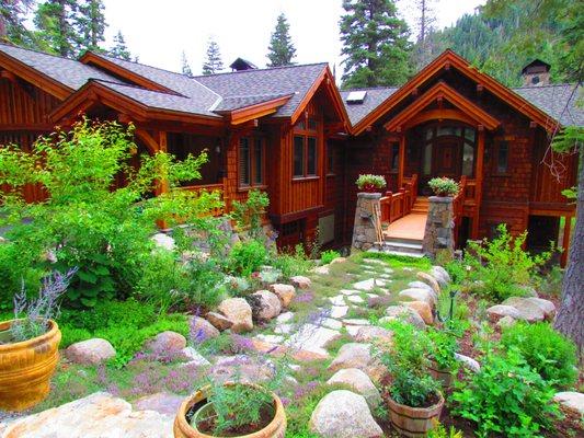 Mountain Luxury Homes next to thousands of acres of Nat'l Forest