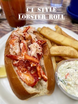 Warm lobster roll