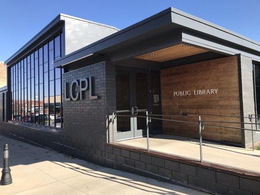 Front of Lake City Public Library