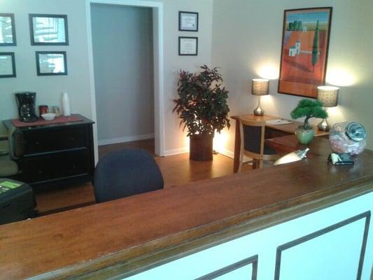 Citywide Chiropractic and Acupuncture reception desk