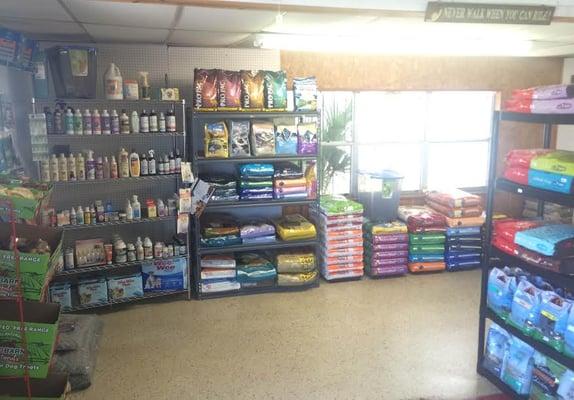 Dog Food & Supplies