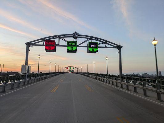 Crossing into the USA over the Peace Bridge at Buffalo