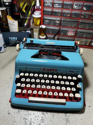 Mid 50s, beautiful royal quiet deluxe just been reconditioned