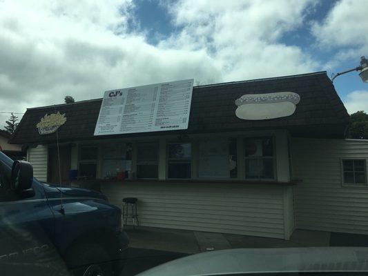 This is a real drive-inn restaurant. They actually come to your car and take your order!