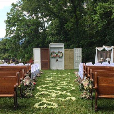 Out door wedding At Beck Mountain