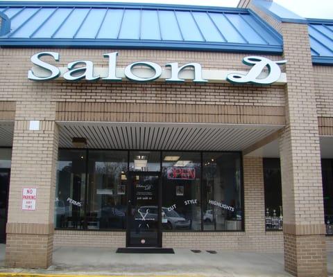 Salon D Bluff Park
2142 Tyler Road, Suite 116
Hoover, AL 35226