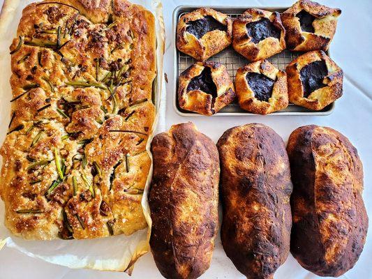 Focaccia, Sourdough and blueberry crostada