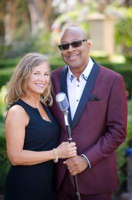 Mocha Tones, featuring La Don Jones & Barbara Linett, make your party a Happy Event!