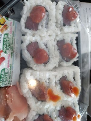 Spicy tuna sushi