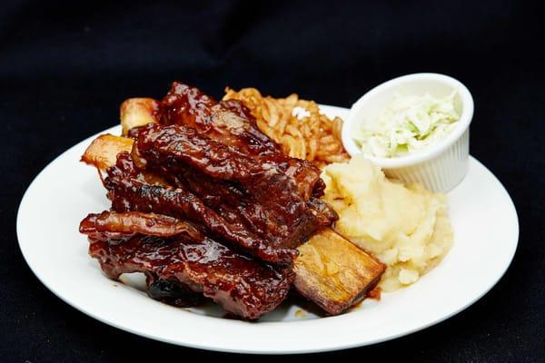 Smoke house Rack 'O Ribs with Garlic Mashed Potatoes and Cajun Slaw!