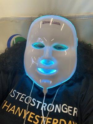 Blue light mask for  irritated skim