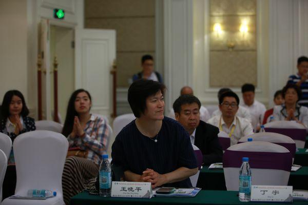 Dr. Wang Being Introduced at the Third Board Conference of the Specialty Committee of Pain Rehabilitation in Suizhou, Hubei, China.