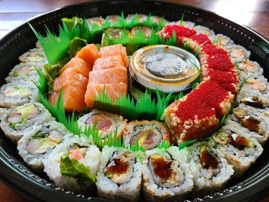 Salmon sashimi, eel roll, NY roll, tuna w/avocado, samurai roll, spicy salmon crunch roll, boston shrimp roll