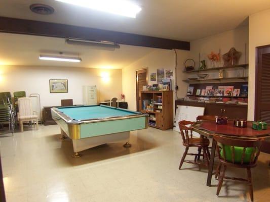 Community pool table