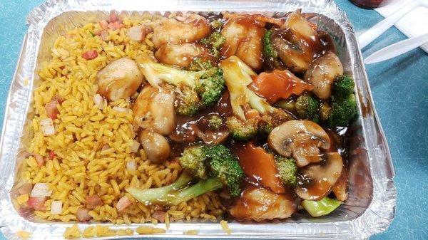 Combo, shrimp & broccoli add mushrooms with pork fried rice