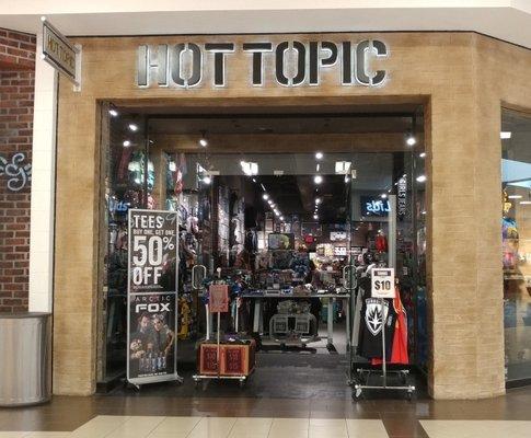 Hot Topic in the Apple Blossom Mall, Winchester VA