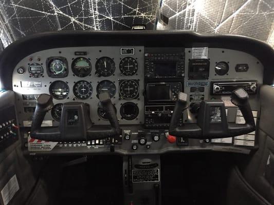 Cessna 172RG sleek cockpit!