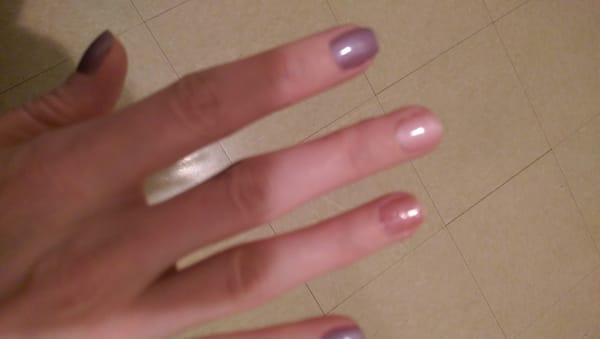 Middle fingernail broken :(