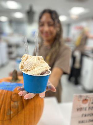 Jenny presenting Horchata / Heavenly Hash double scoop!!