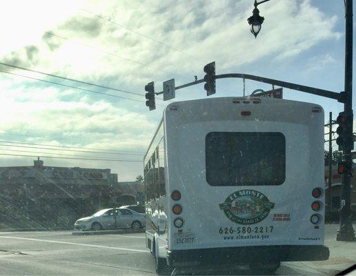 Making a right when a sign shows no turn on red