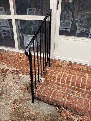 We also provide our railing in aluminum for frost-free applications.