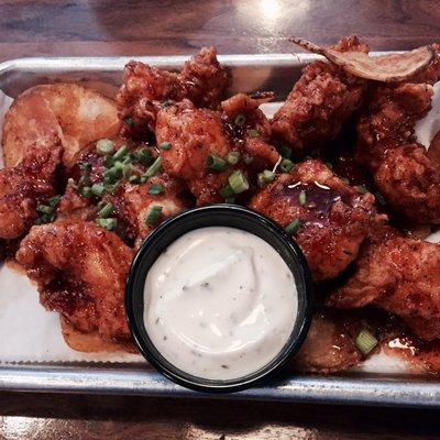 "Trophy's Style" boneless wings with kettle chips