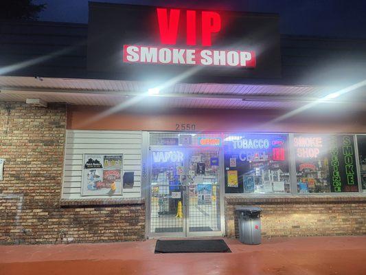 99 & UP SMOKE SHOP