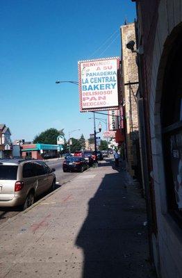 La Central Bakery - 3306 W. 55th St.