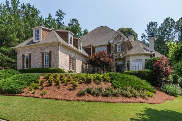 145 Steeple Gate Ln, Roswell, GA 30076 $725,000
 denisesperier.atlantafinehomes.com