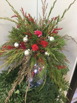 Holiday centerpieces make amazing gifts!   Don't forget your own table too.