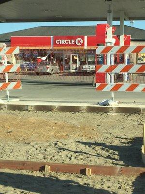 Front of Circle K under construction.