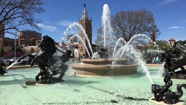 Country club plaza is an outdoor museum of romantic Spanish architecture and European art where people can view at their leisure.