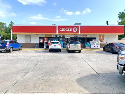 View of the convenience store from the fuel island