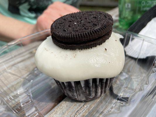 Oreo cupcake