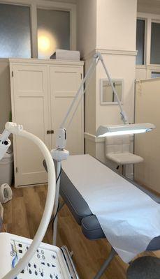 Private & Clean Treatment Room in the Historic Flood Building