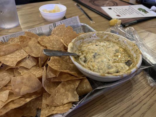 Bayou queso dip